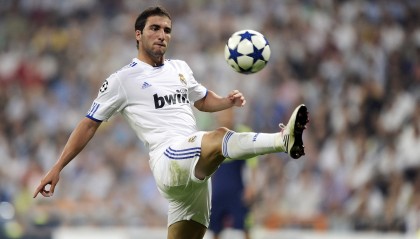 九游官网入口-逆境中勇敢前行：那些永不言败的足球强者，足球逆转名言